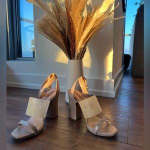 Beige heels